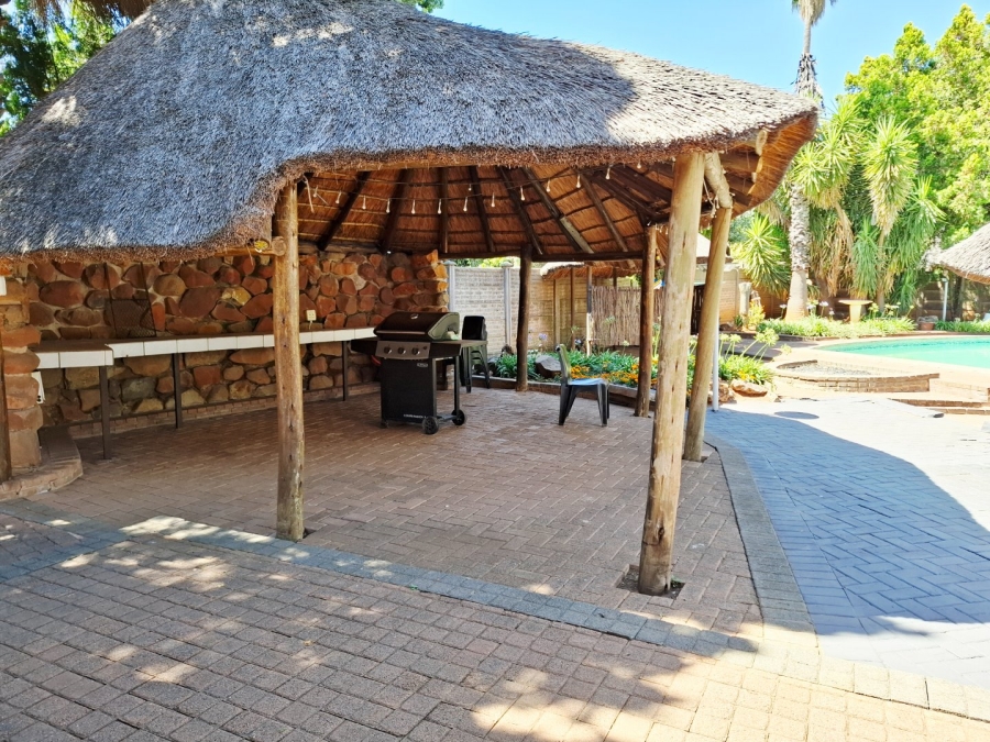 4 Bedroom Property for Sale in Pellissier Free State